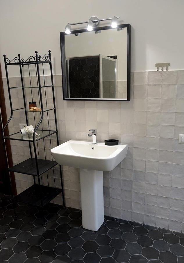 Colosseum Comfortable Apartment Рим Екстериор снимка