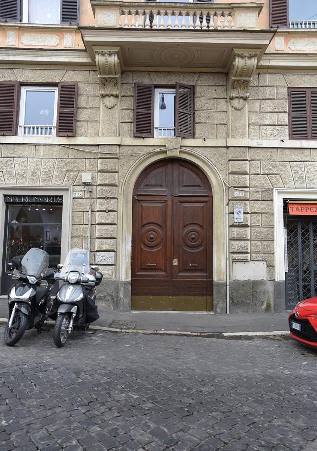Colosseum Comfortable Apartment Рим Екстериор снимка